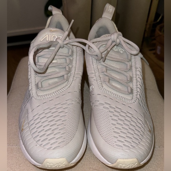 Nike Air Max 270 - Picture 3 of 4